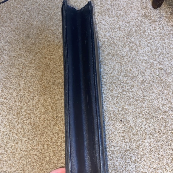 Hartmann black leather briefcase quiet luxury - Picture 8 of 17